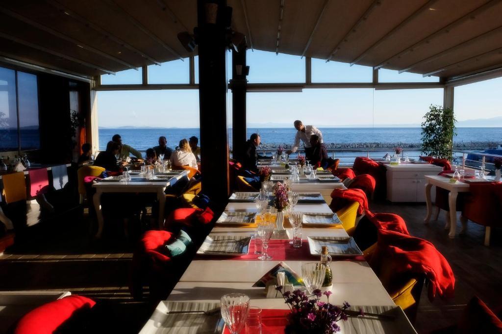 Alp Otel Restaurant Küçükkuyu Eksteriør bilde